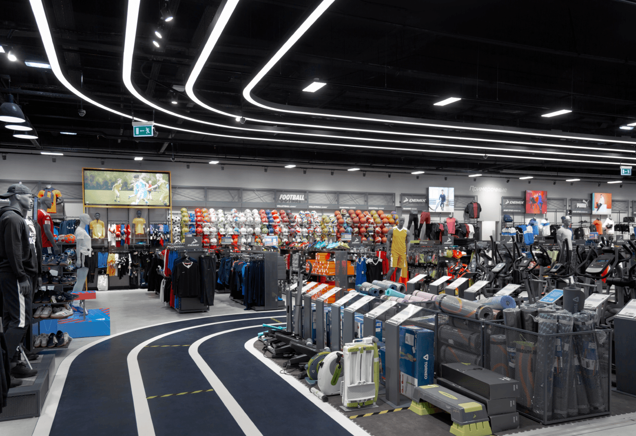 Гипермаркет спортивных товаров и оборудования «Спортмастер» в ТЦ Метрополис - проектирование освещения от компании Световые Технологии