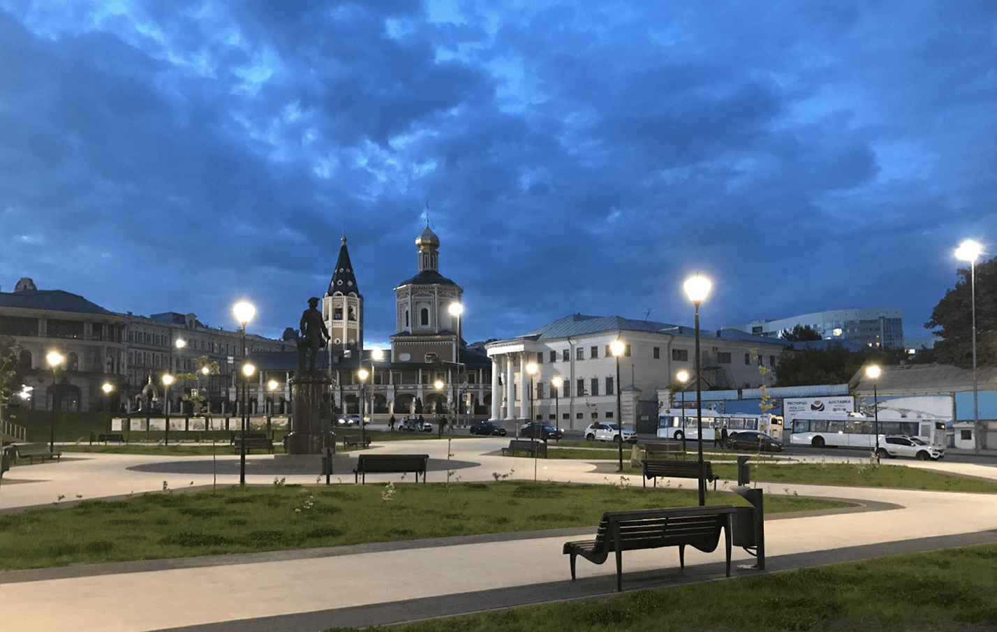 освещение городских площадей	 - проектирование освещения от компании Световые Технологии