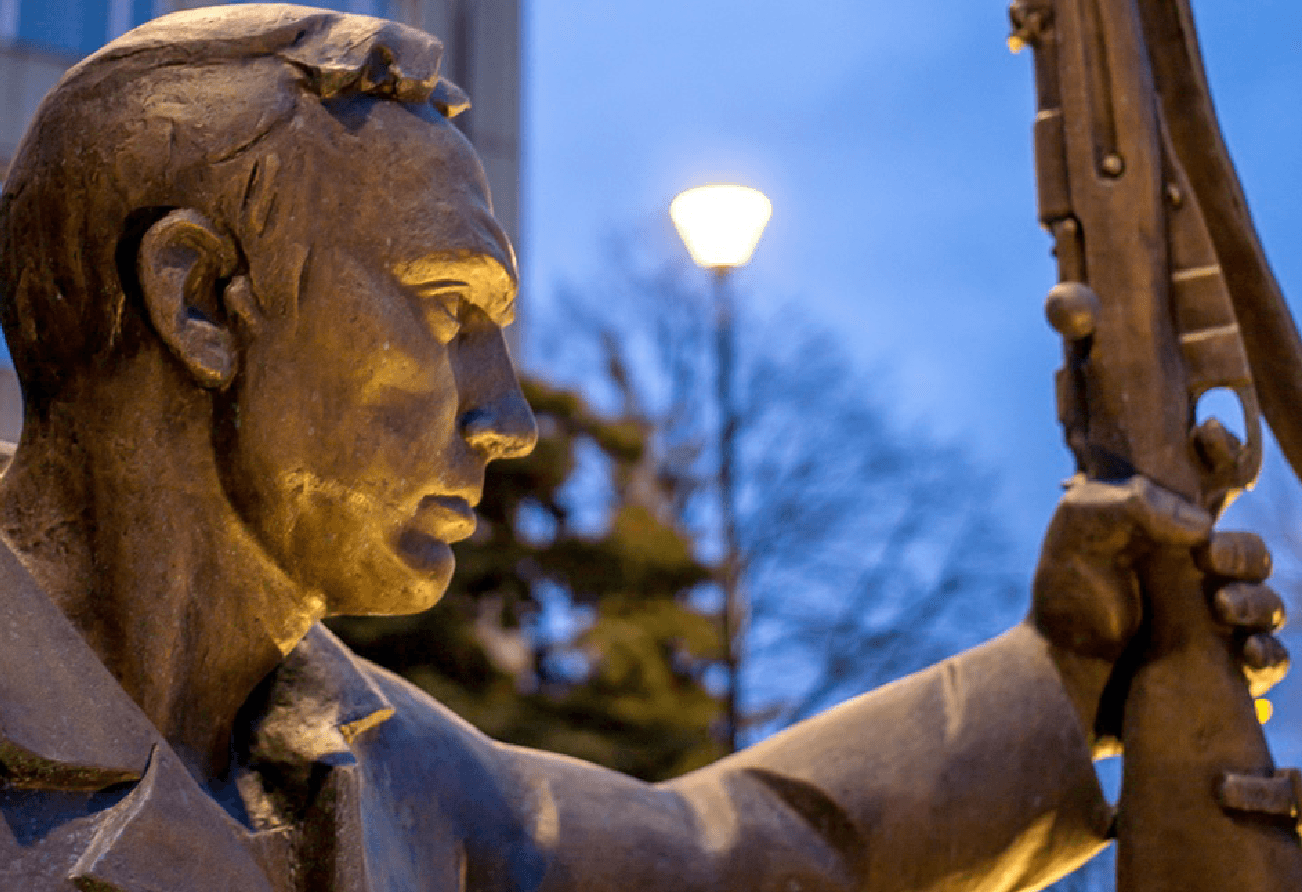 Памятник работникам АЗЛК, погибшим в годы Великой Отечественной войны - проектирование освещения от компании Световые Технологии